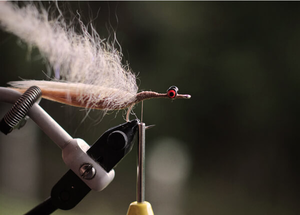 fly tying in tail fly fishing magazine - the voice of saltwater fly fishing - fly tying for saltwater flies